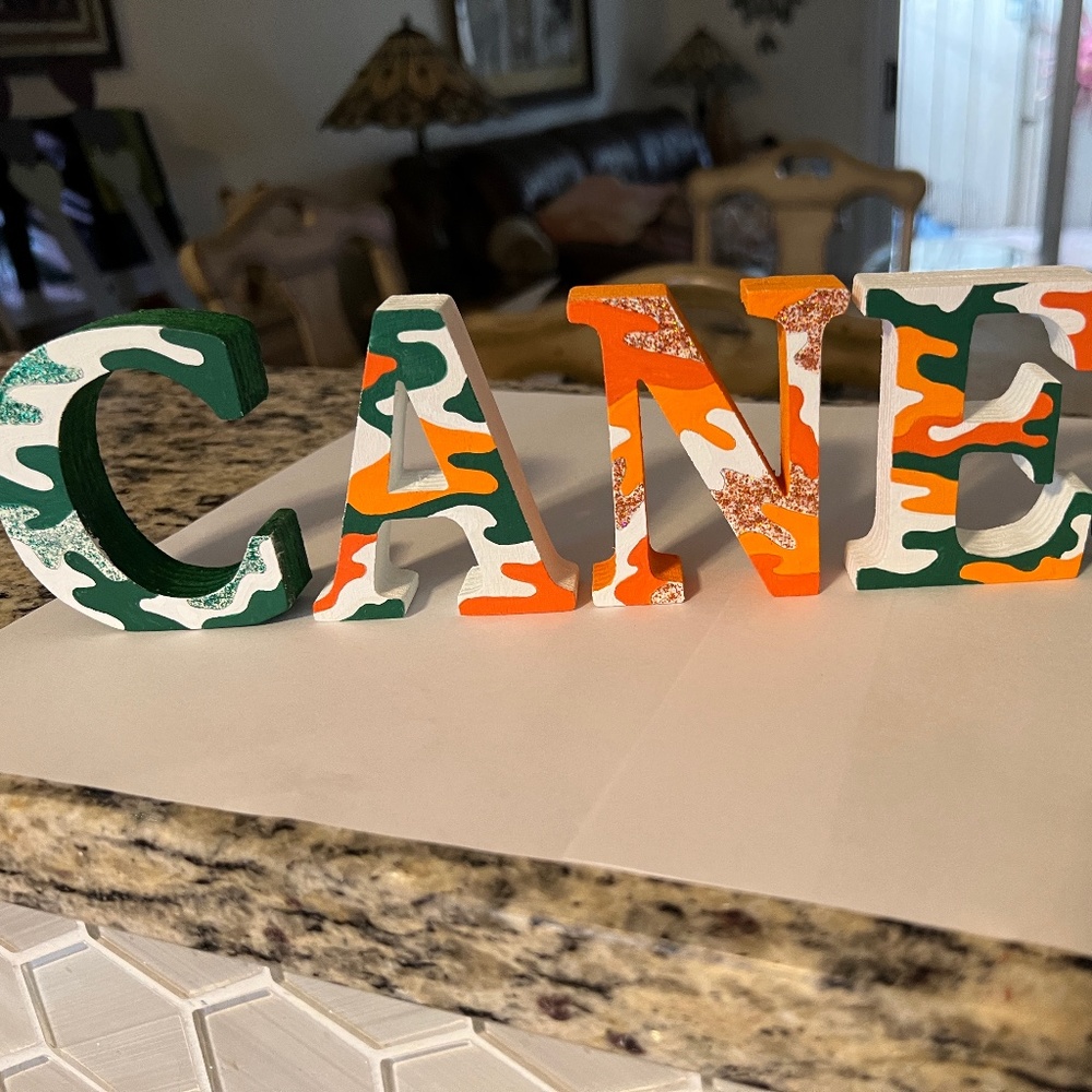 Miami Hurricanes table decor